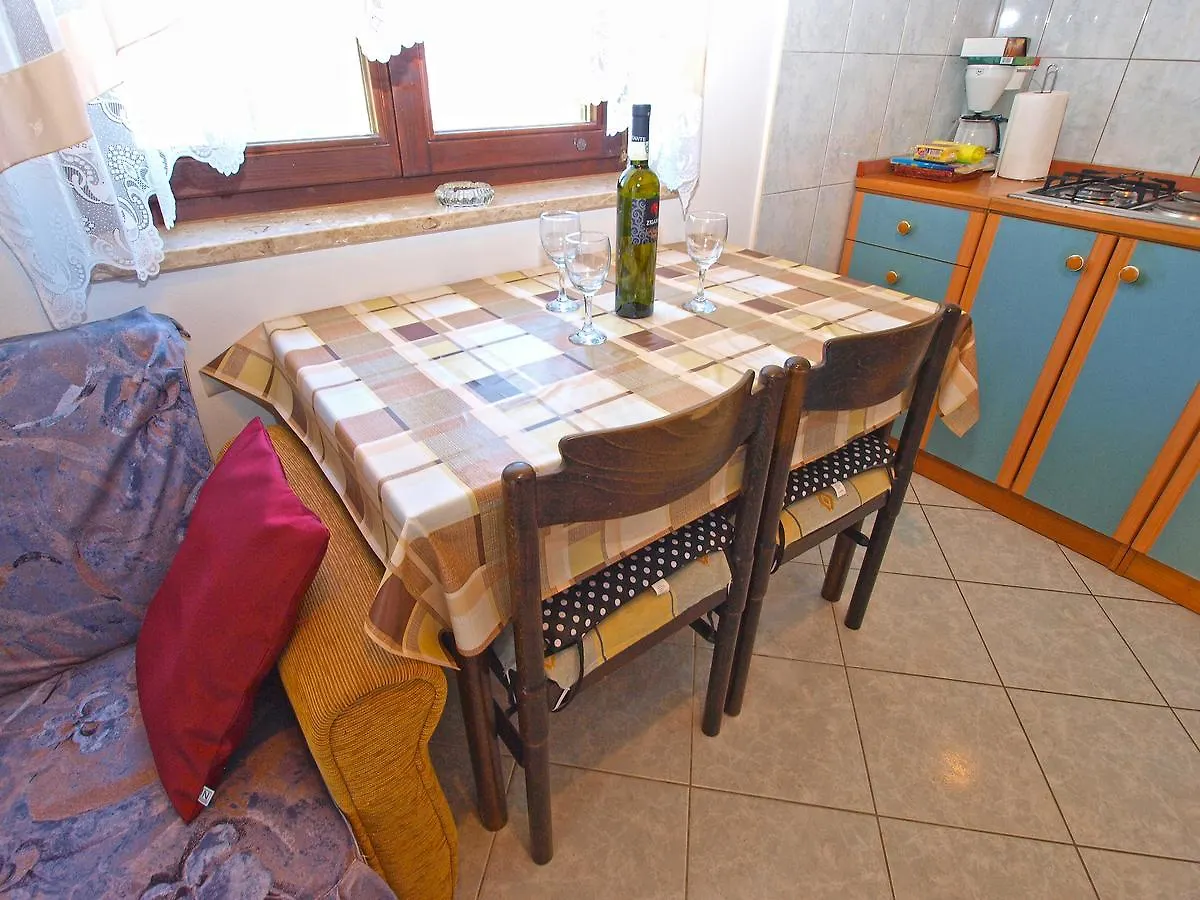 Apartments Blazenka 1270 Pula 0*,  Croatia